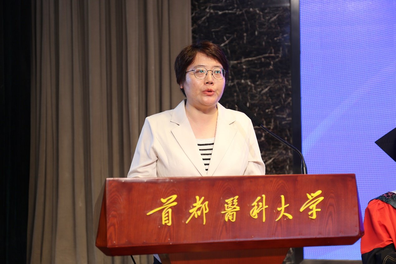 上午九时整